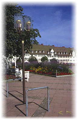 strahlend blauer Himmel &uuml;ber dem Ulmerplatz